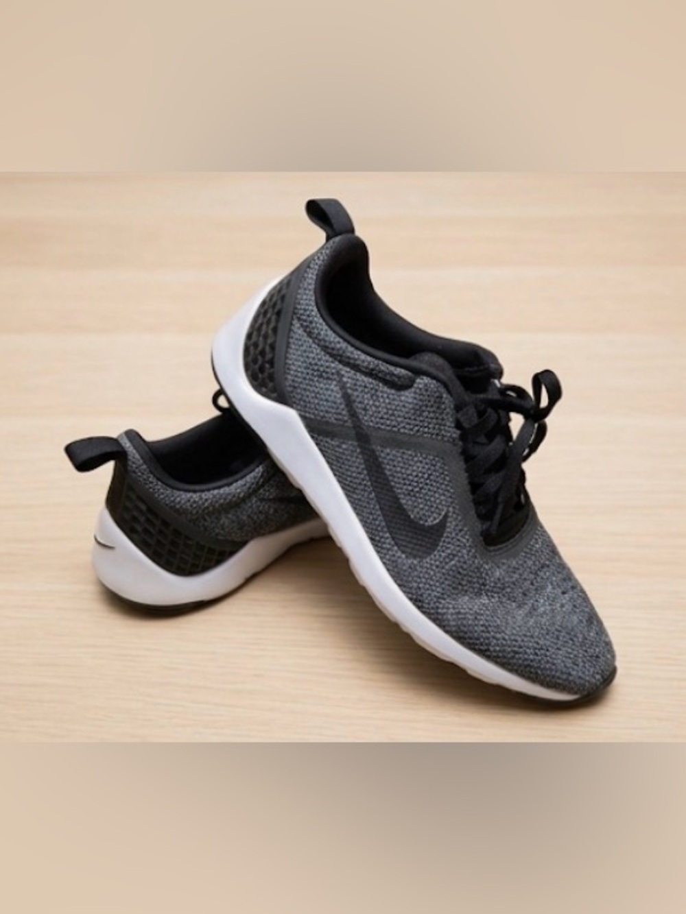 Nike Men's Size 12 Gray & Black Athletic Running Sneakers Lightweight Comfort